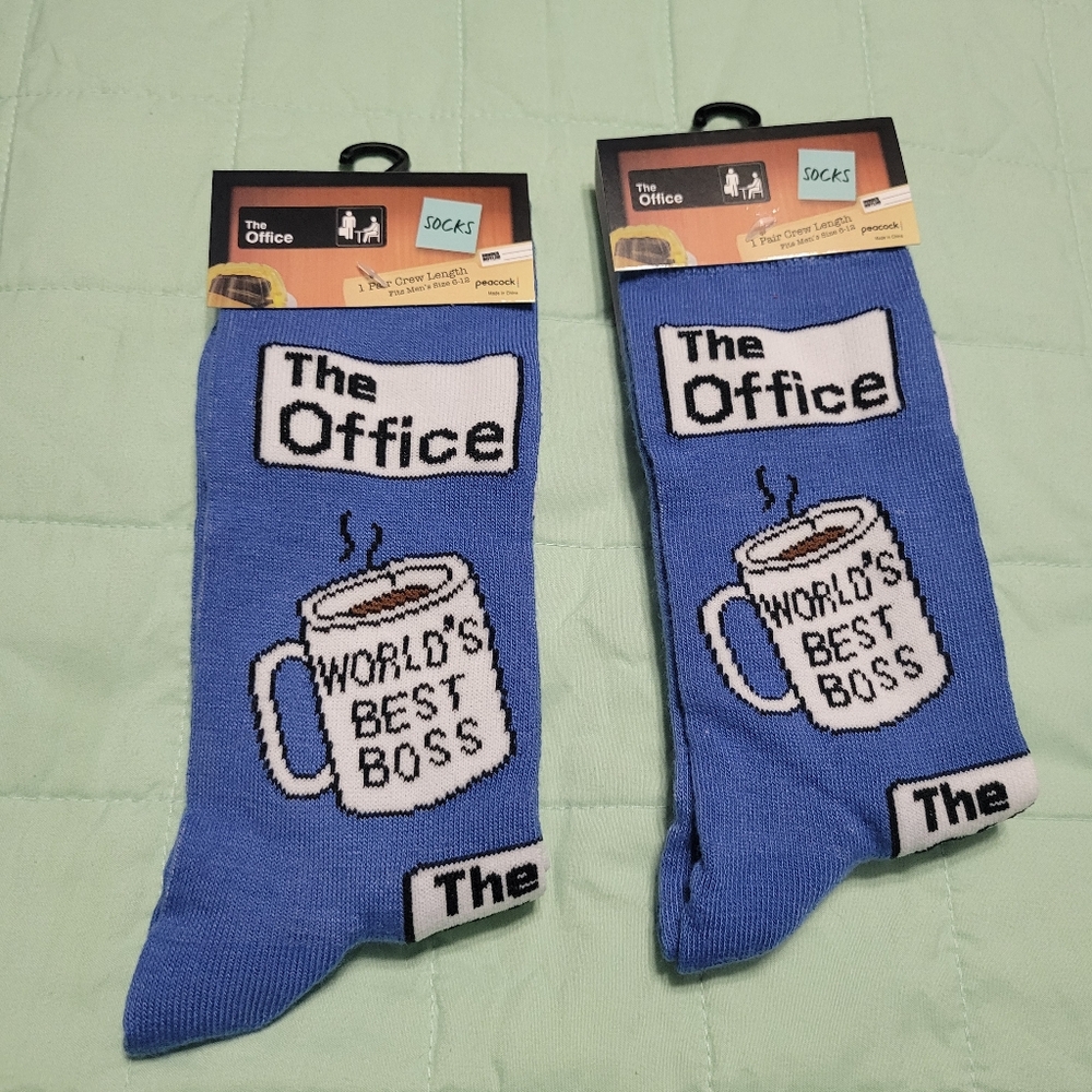 Set of 2 NEW "The Office" crew socks Dunder Mifflin Best boss mug  NEW